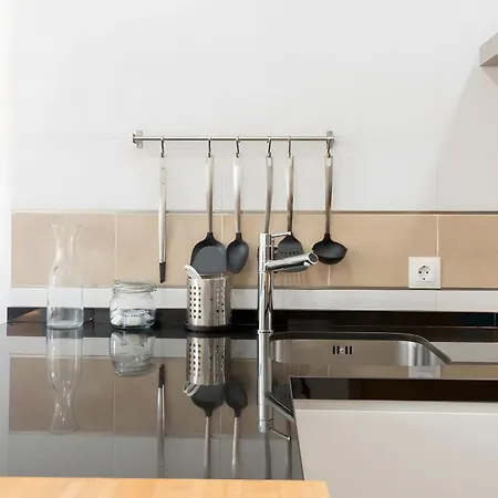 Quiet, Bright And Apartment Malaga
