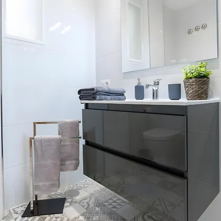 Quiet, Bright And Apartment