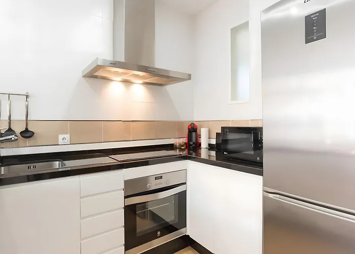 Quiet, Bright And Apartment Malaga