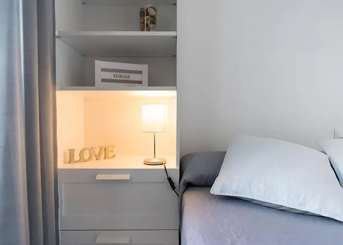 Apartment Quiet, Bright And Malaga